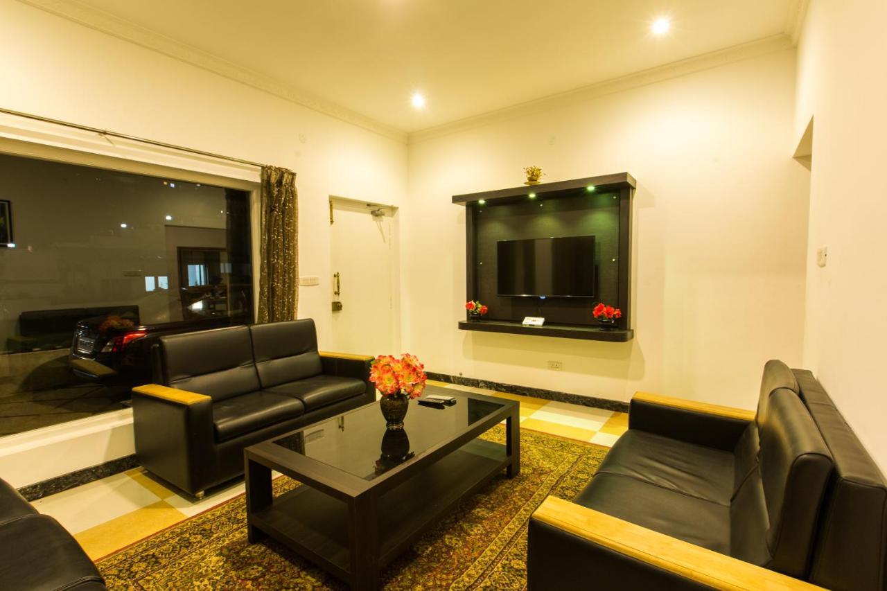 Atrium Grande Hotel Ooty Kültér fotó
