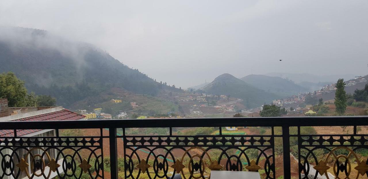 Atrium Grande Hotel Ooty Kültér fotó