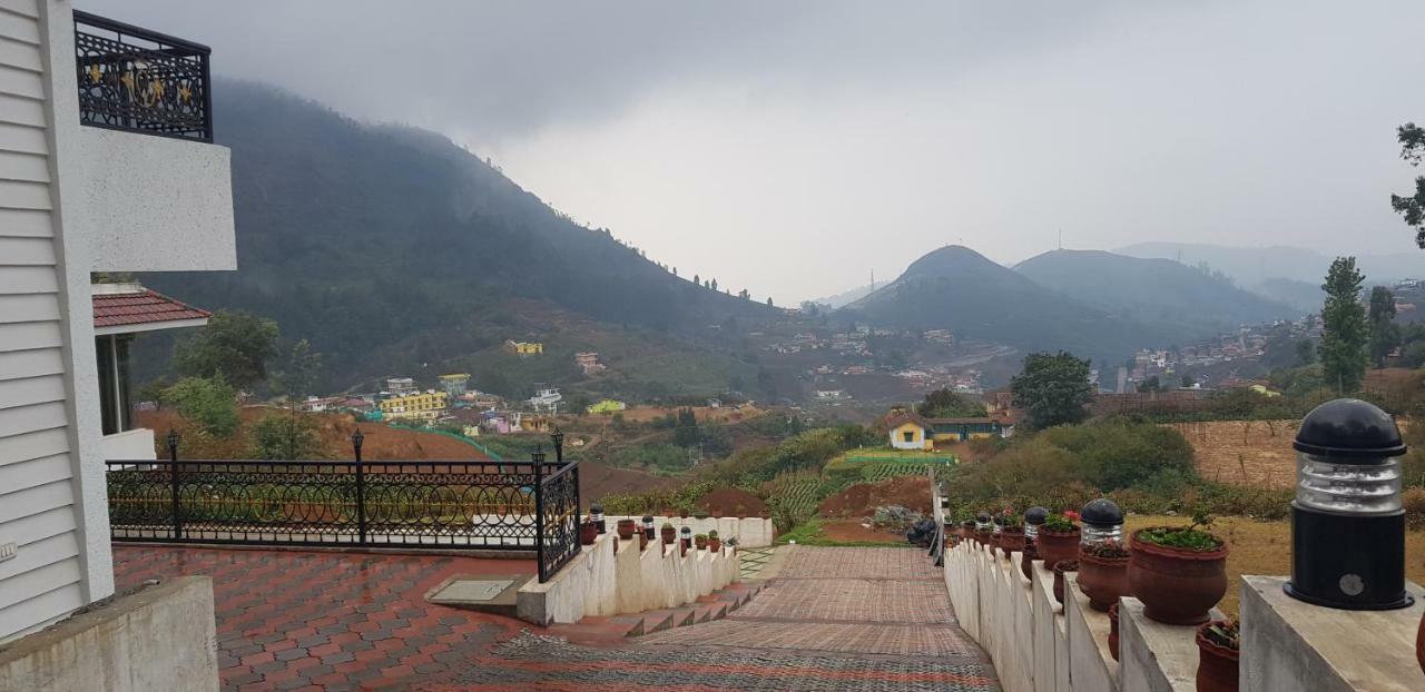 Atrium Grande Hotel Ooty Kültér fotó